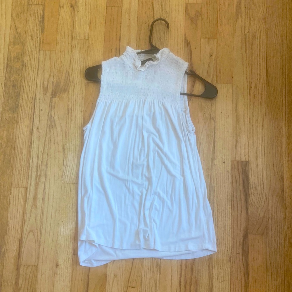 white turtle neck tanktop